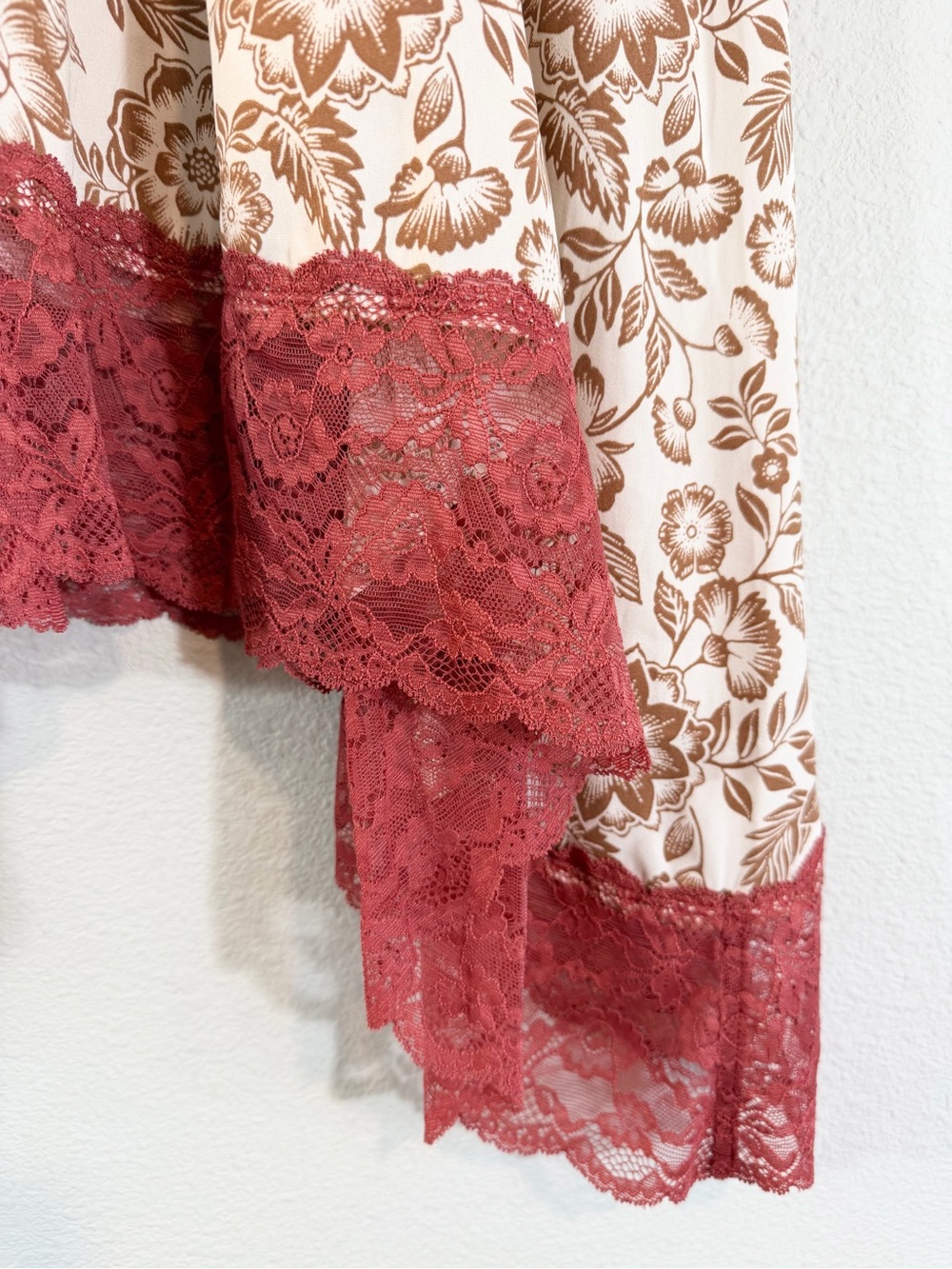 Aerie Floral Midi Skirt Size S Handkerchief Lace Trim Hem Brown Burgundy Boho - Picture 2 of 9